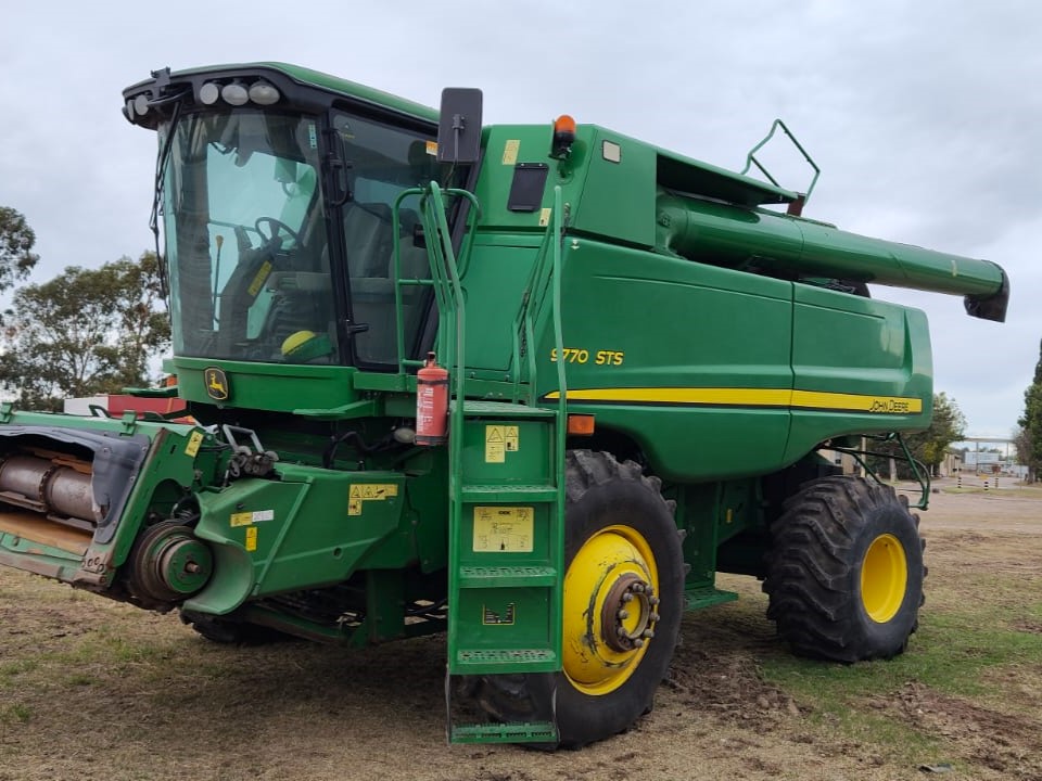 Cosechadora John Deere 9770, año 2012