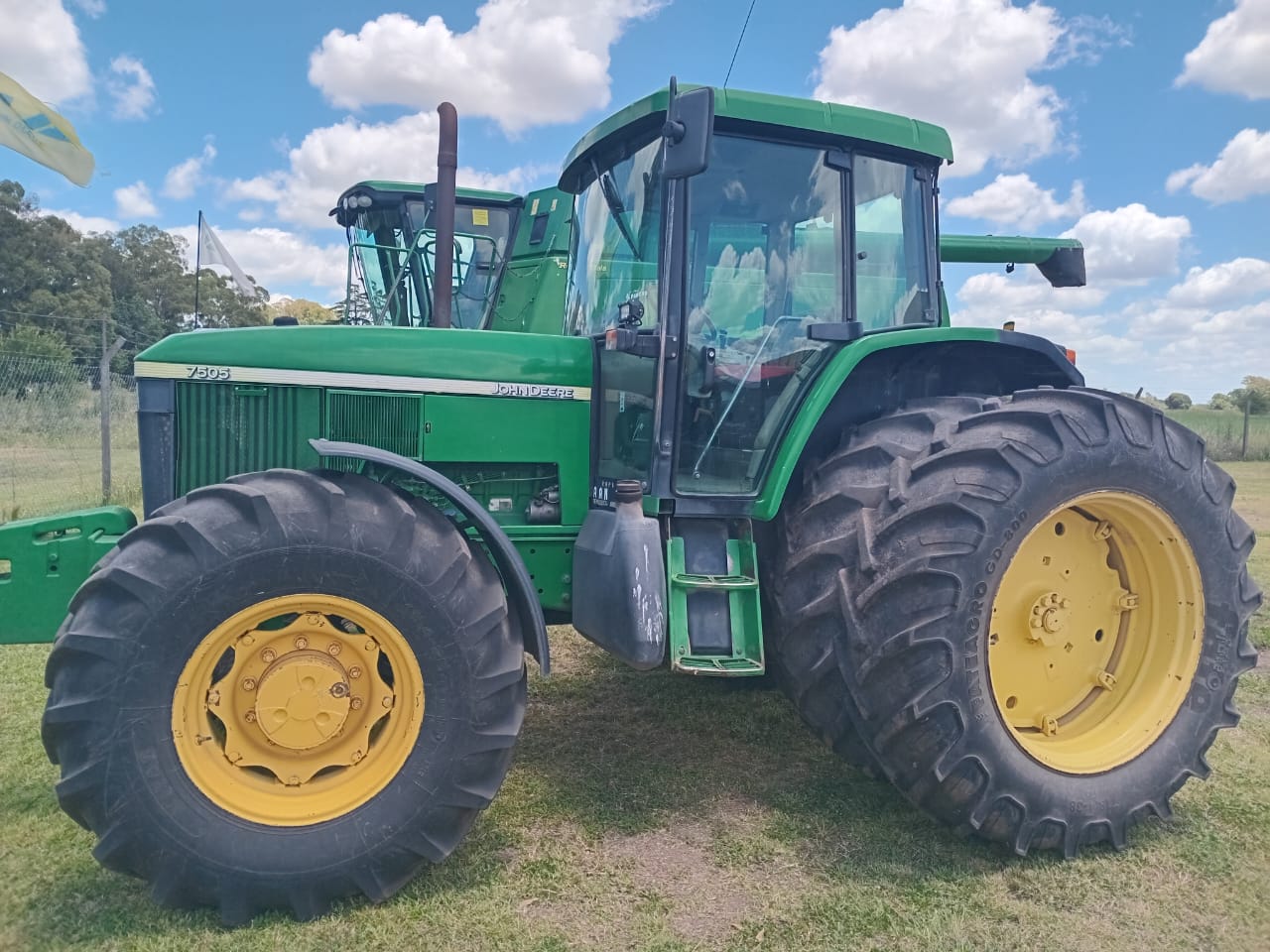 Tractor John Deere 7505, año 2004