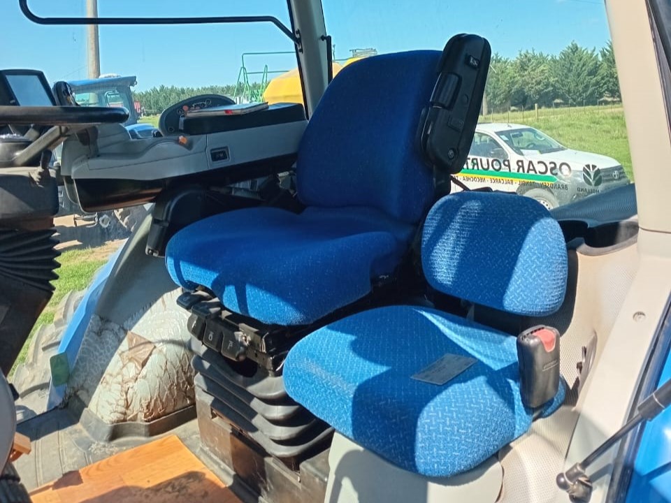 Tractor New Holland T8 355, año 2013