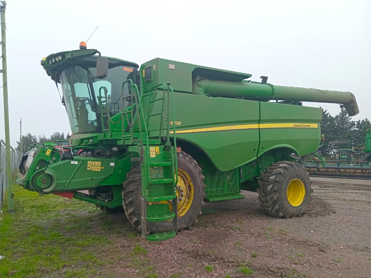 Cosechadora John Deere S660, año 2016