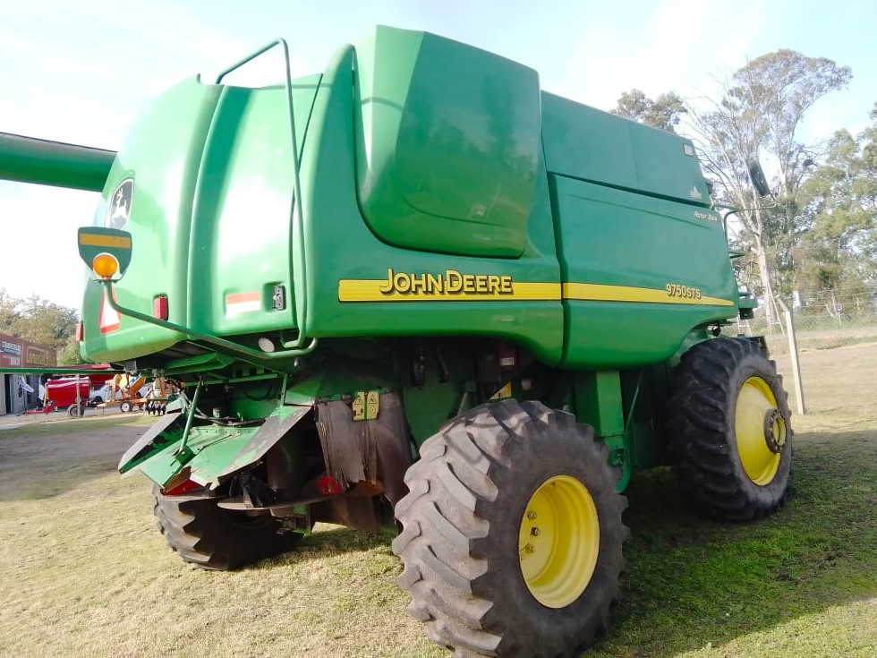 Cosechadora John Deere 9750, año 2008
