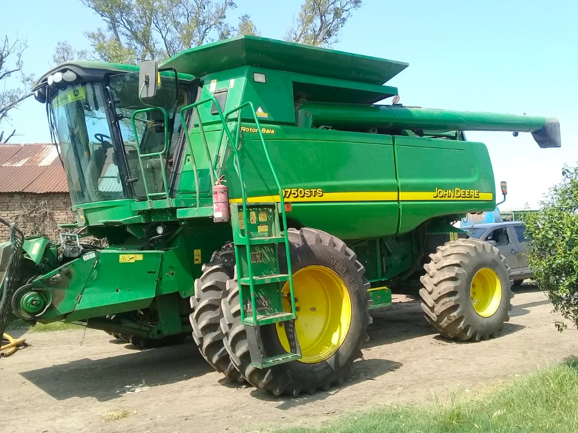 Cosechadora John Deere 9750, año 2008