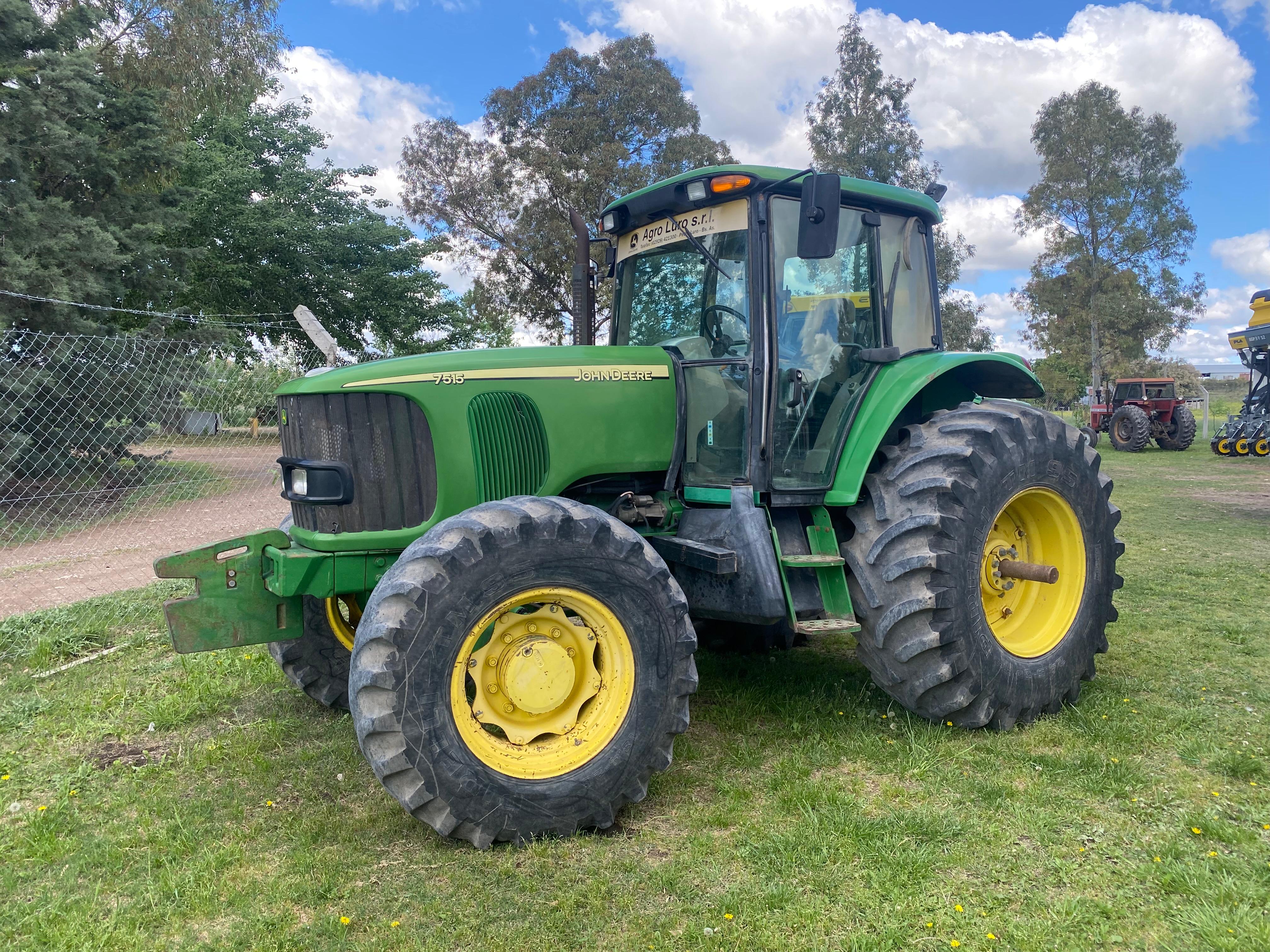 Tractor John Deere 7515, año 2008