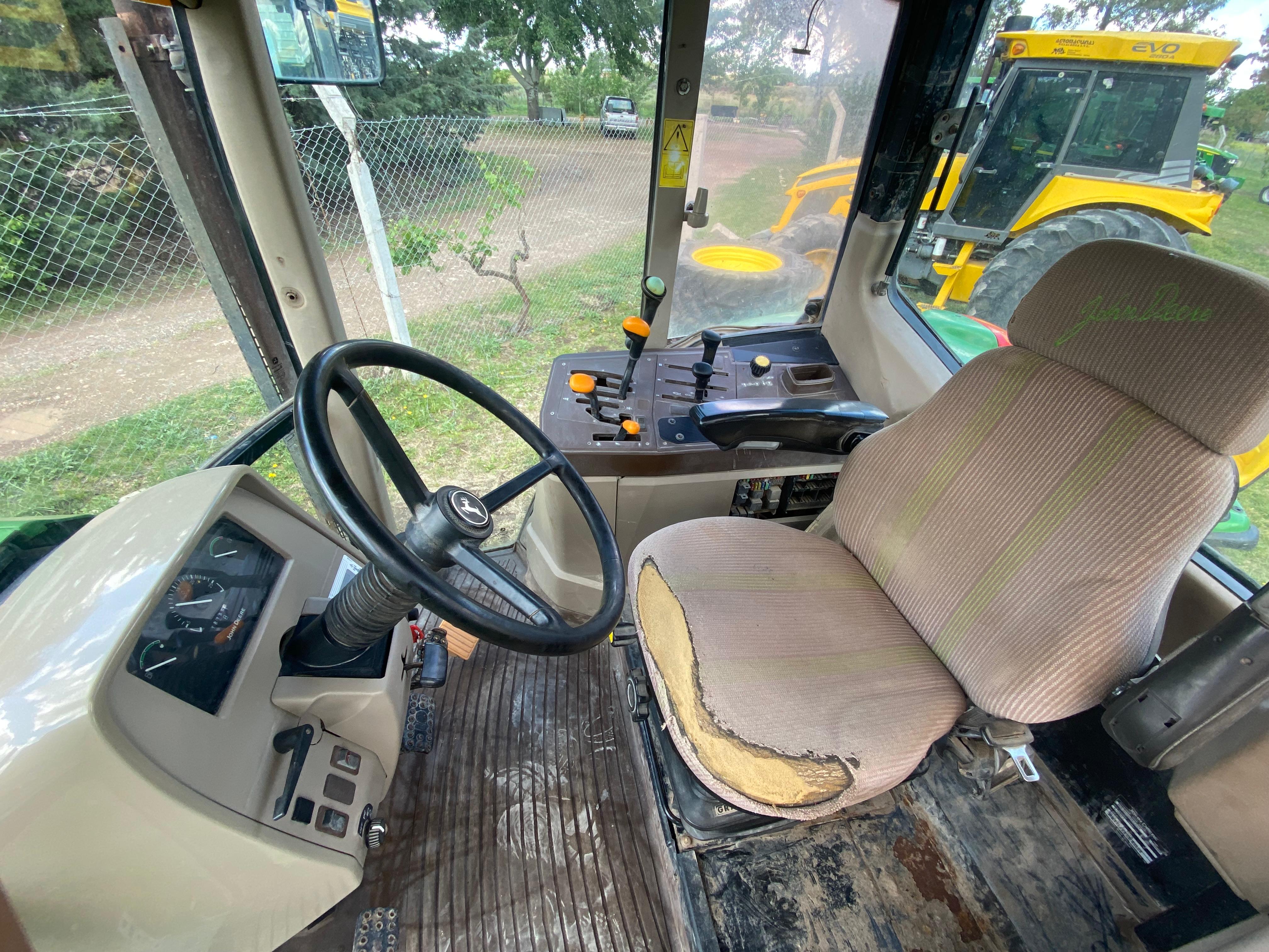 Tractor John Deere 7515, año 2008