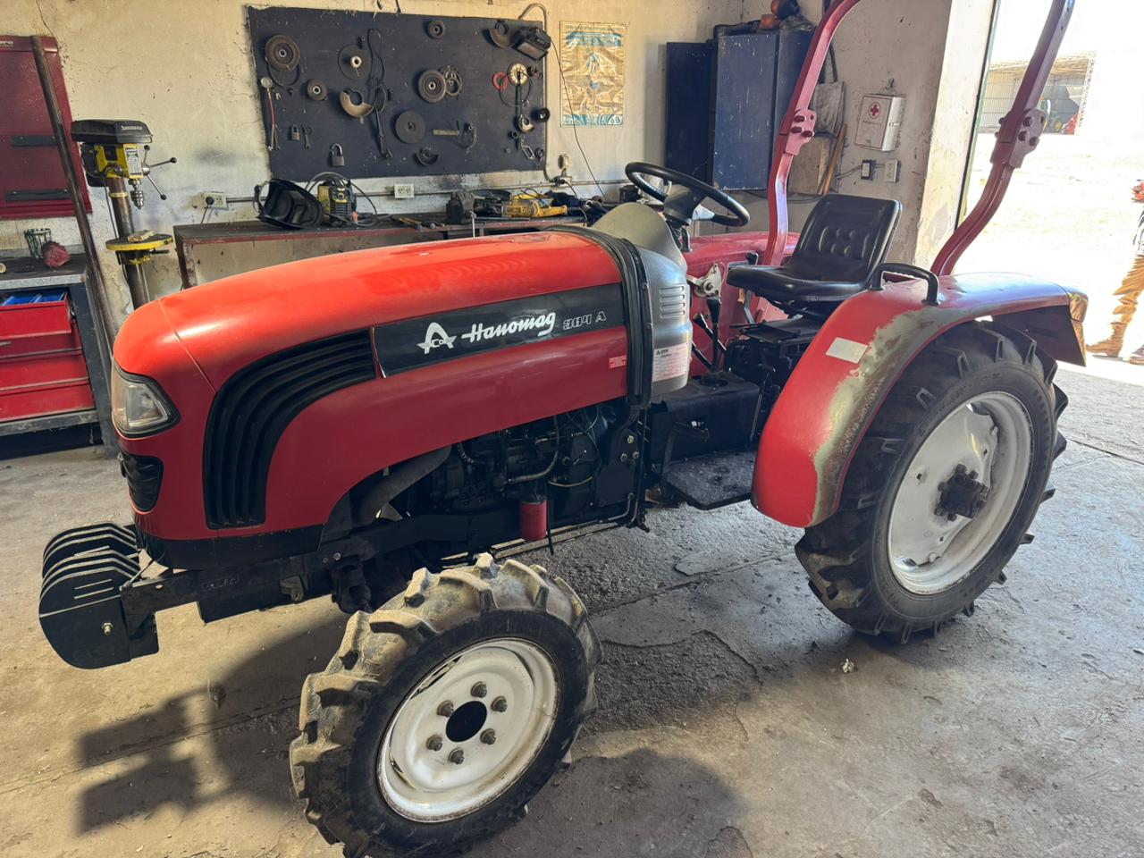 Tractor Hanomag 304 A, año 2022